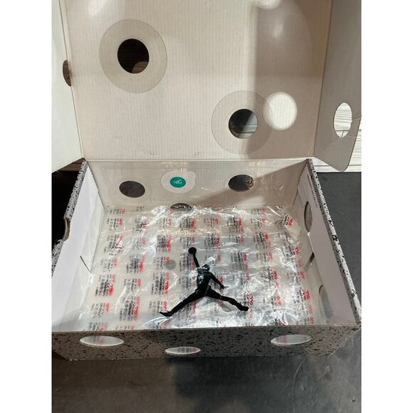 Nike Air Jordan 5 Retro Off-White Muslin Gradeschool Size 6Y [Box Only] - Picture 3 of 9